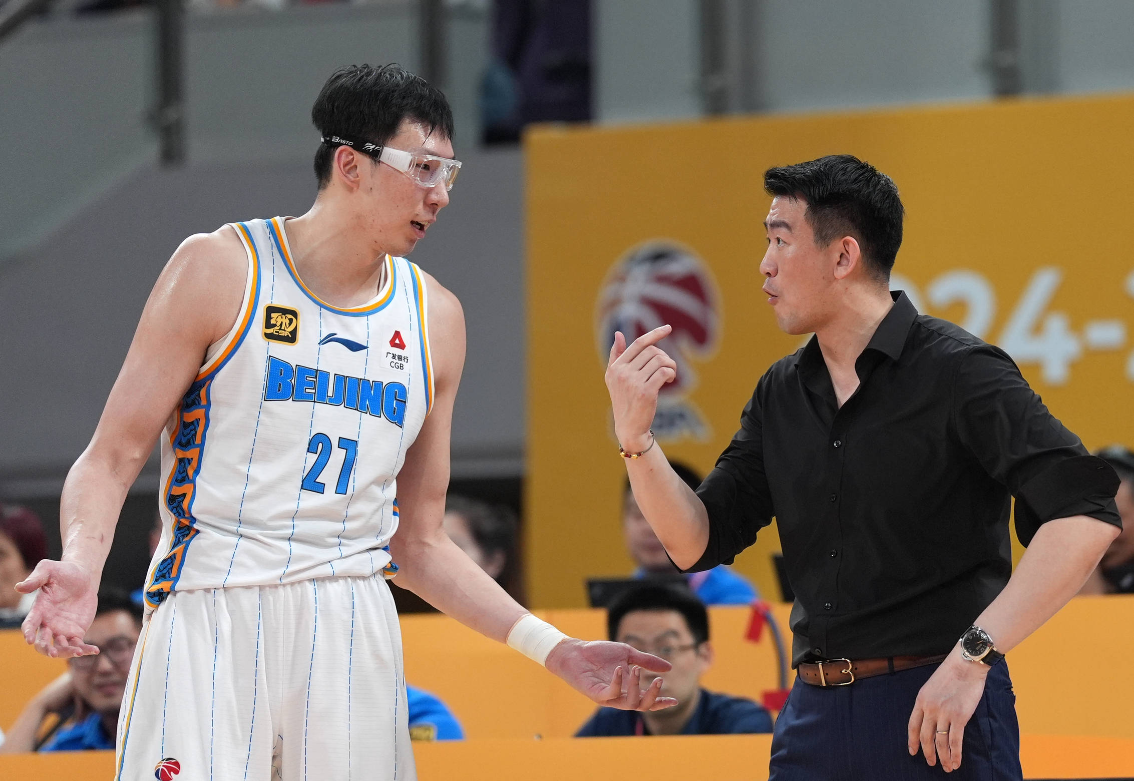 广东宏远CBA战胜上海久事周琦关键篮板(广东宏远cba回放) 广东宏远CBA战胜上海久事周琦关键篮板(广东宏远cba回放)